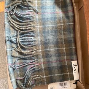 TBCO Lambswool scarf - Mackenzie tartan standard scarf NWT